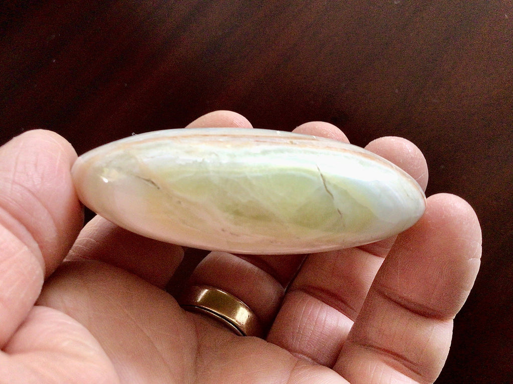 108g Pistachio Calcite Palmstone 3D