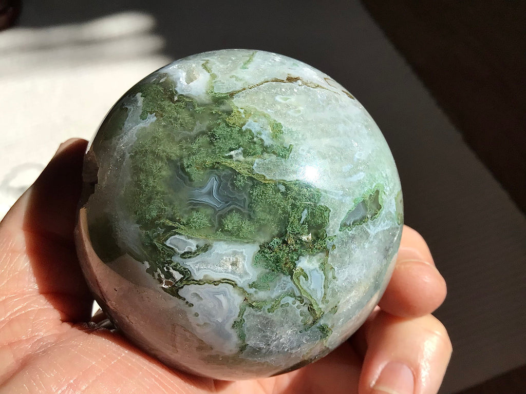 422g Moss Agate Sphere 2E (6.7cm)