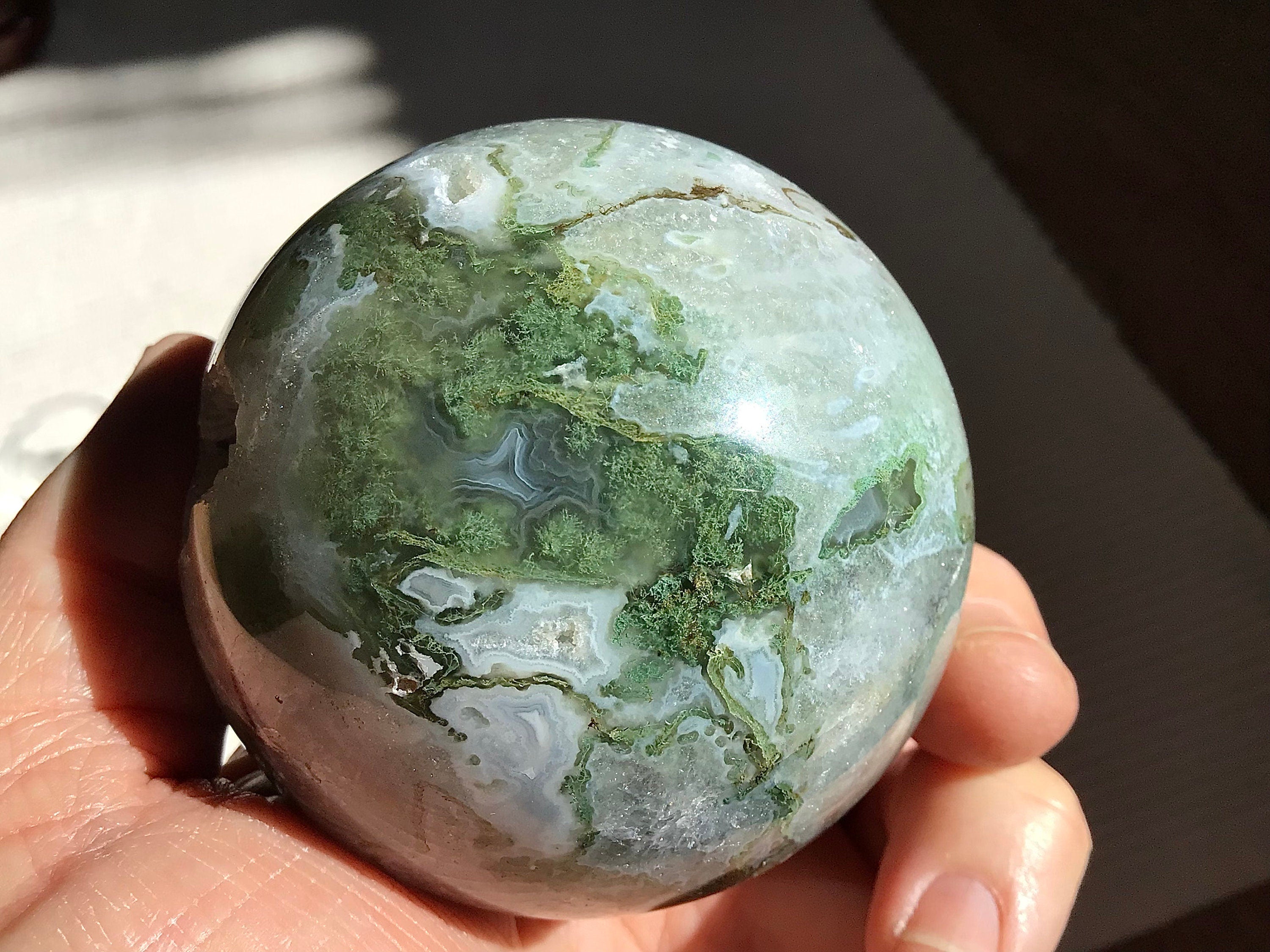 422g Moss Agate Sphere 2E (6.7cm)