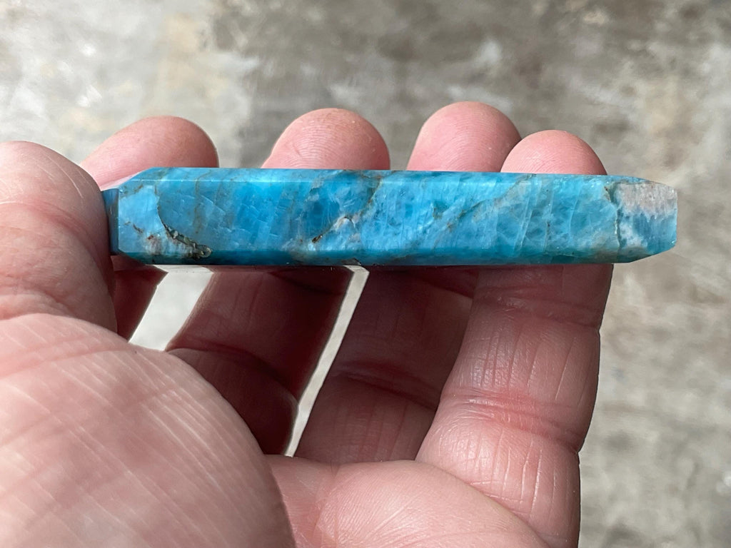 82g Blue Apatite Polished Diamond with stand 3A