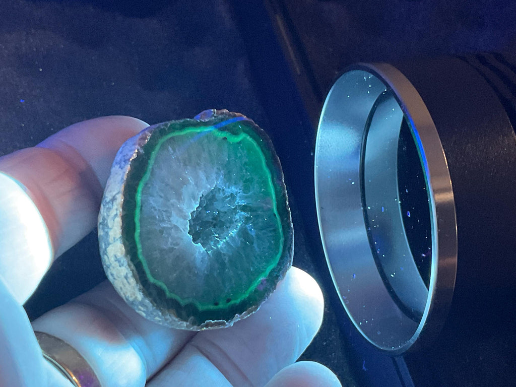 46g UV Reactive Polished Agate Half 1B