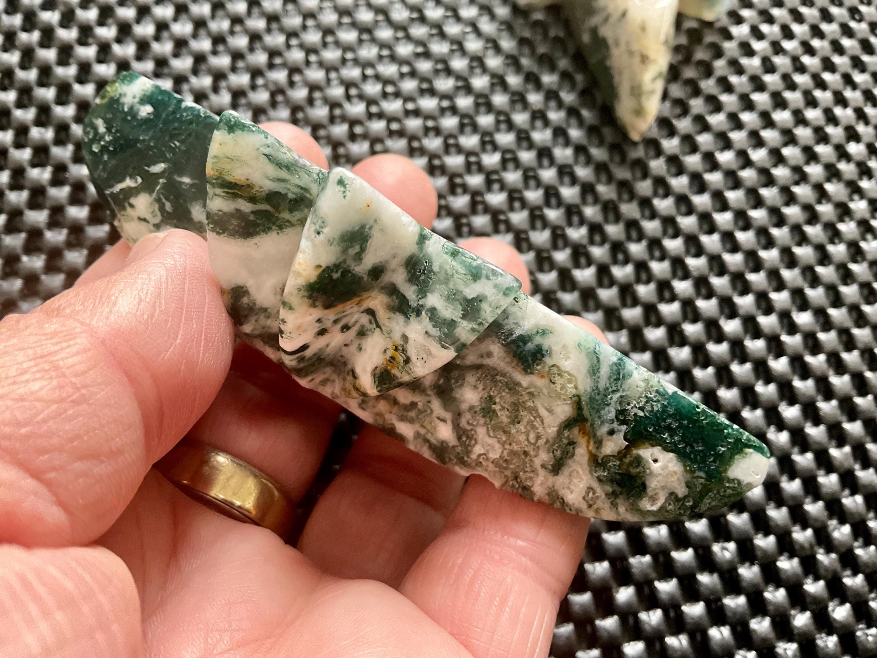 92g Moss Agate Polaris Carving with stand 1B
