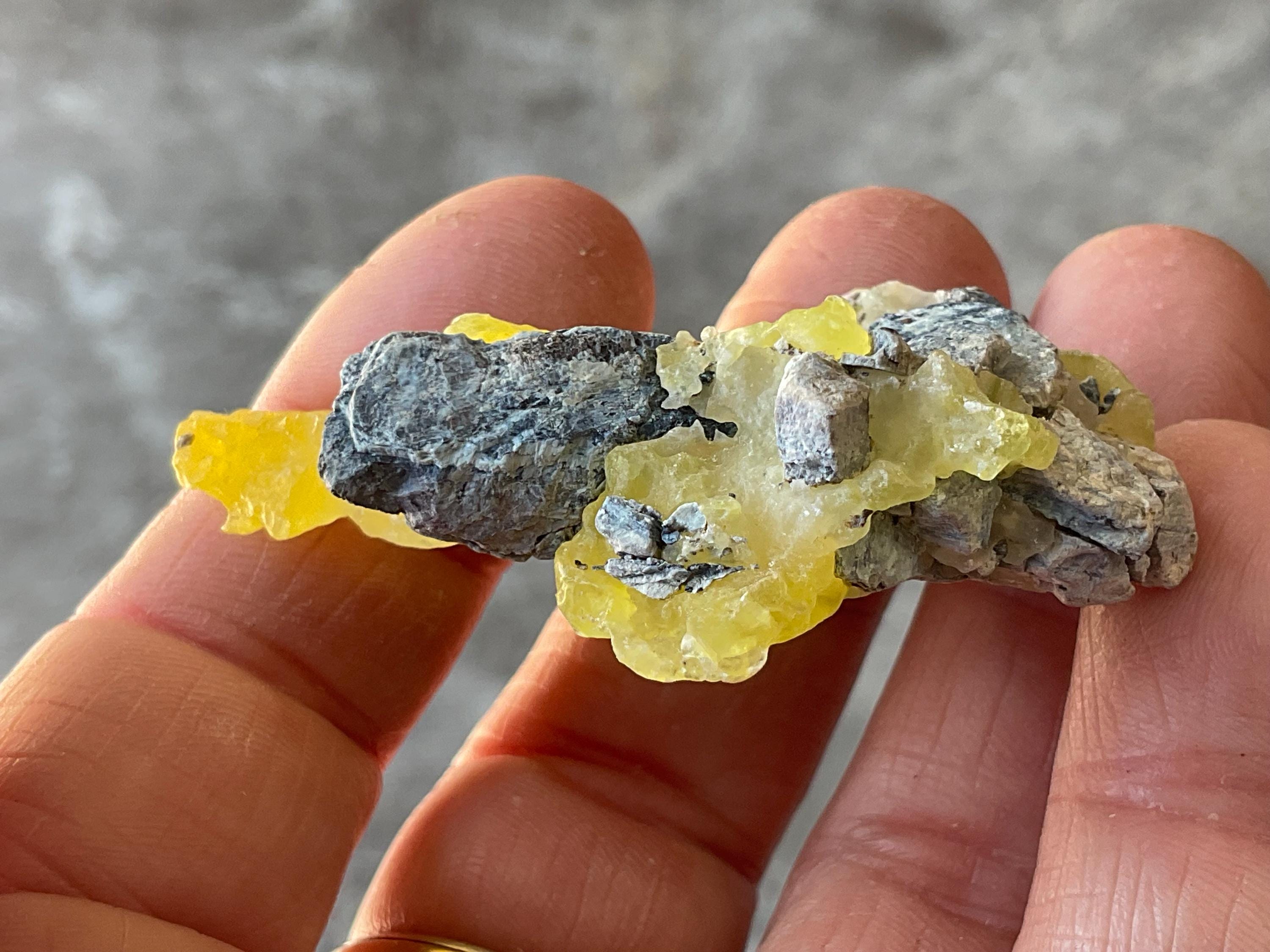22g Pakistan Yellow Brucite Specimen 7A