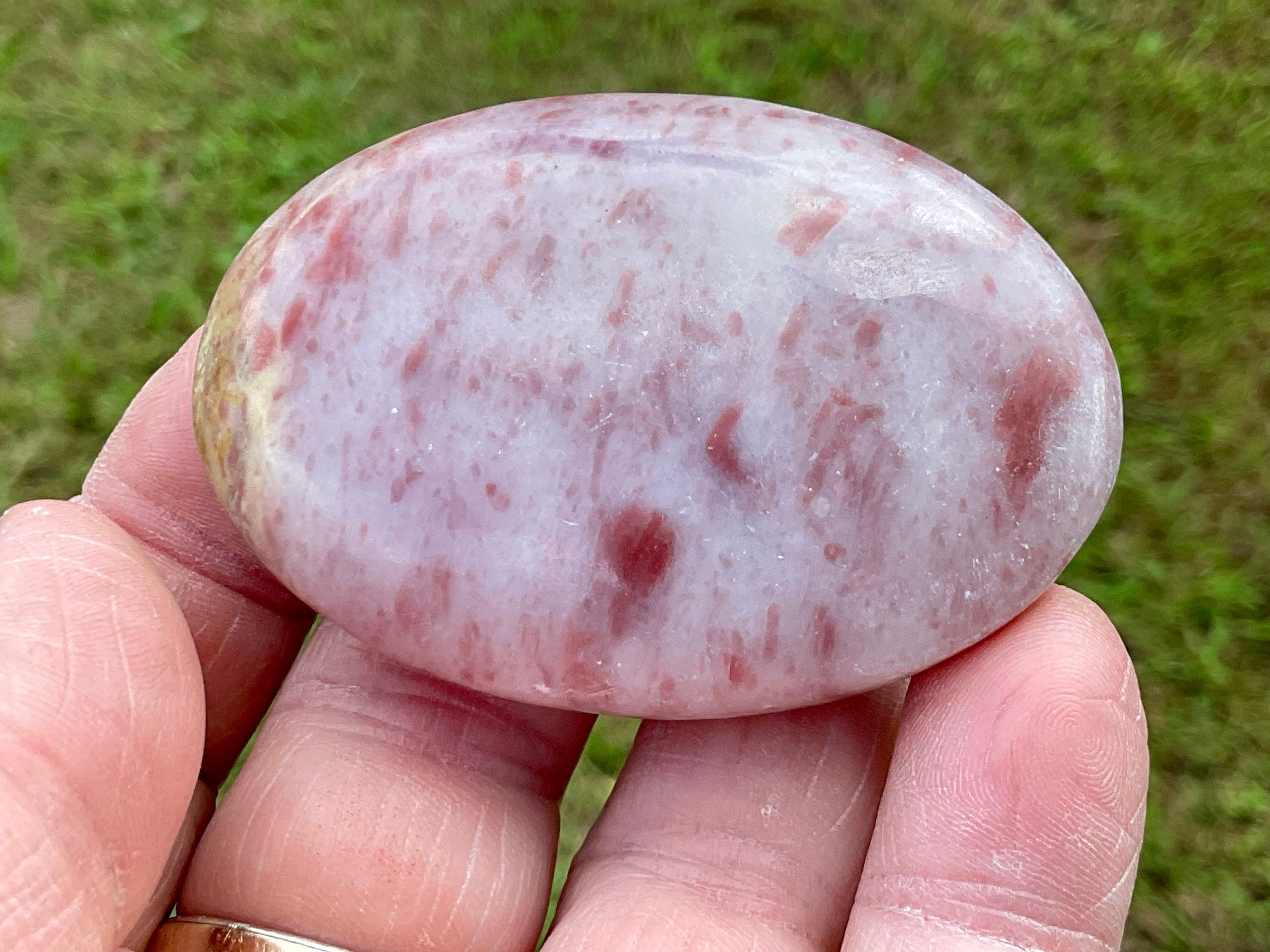 66g Pakistan Strawberry Jasper Palmstone 3A