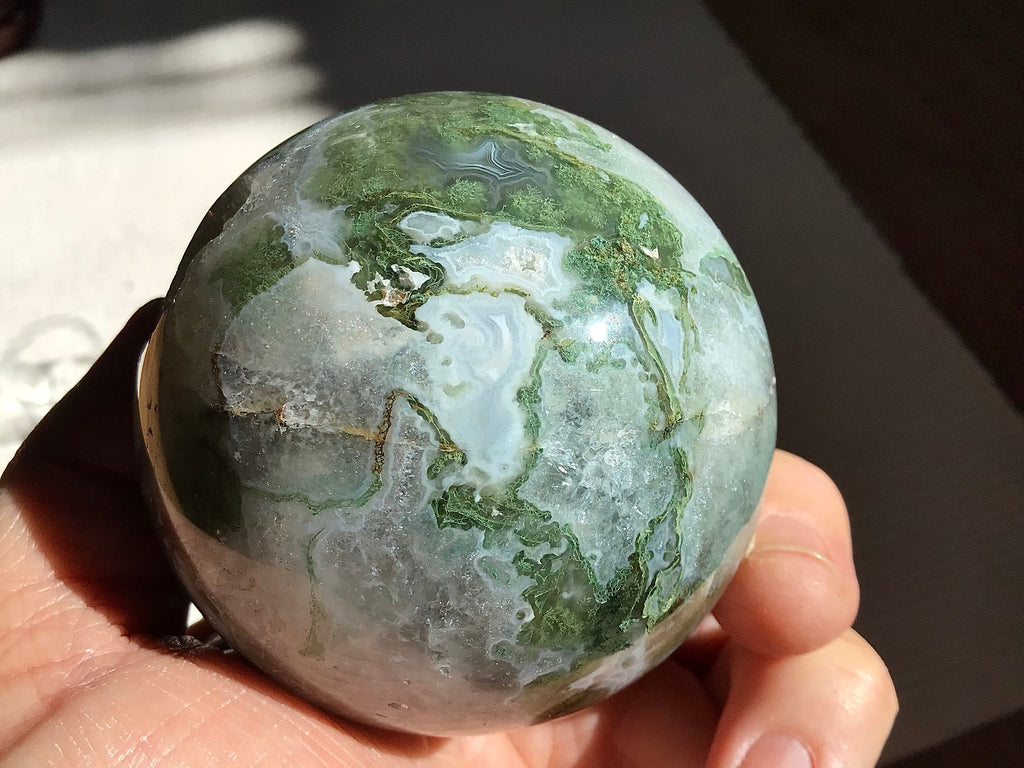 422g Moss Agate Sphere 2E (6.7cm)