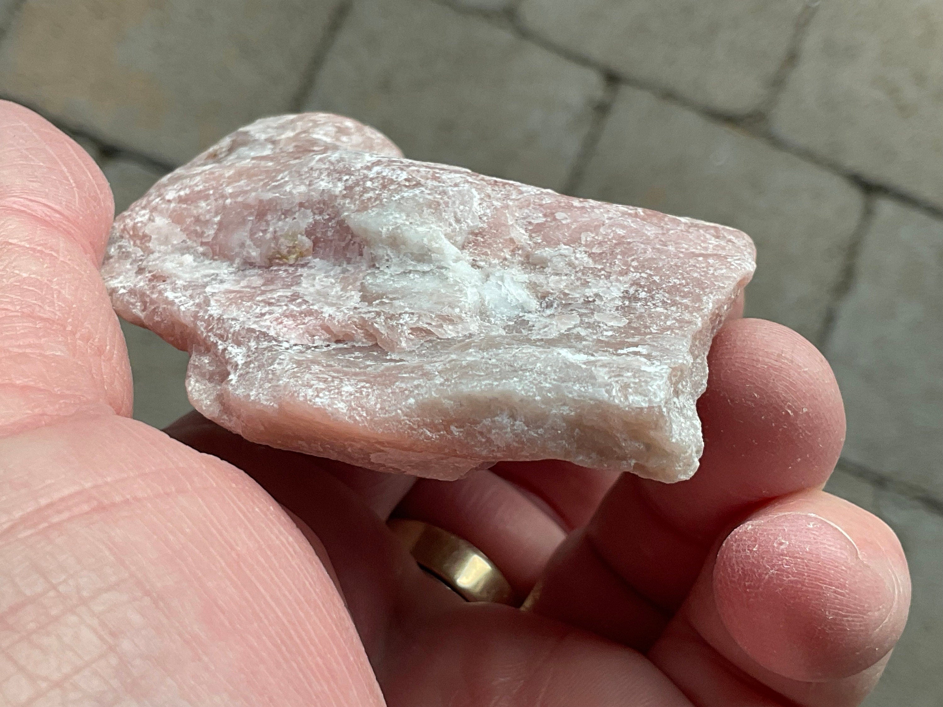 133g Mexican Pink Opal Rough 6A