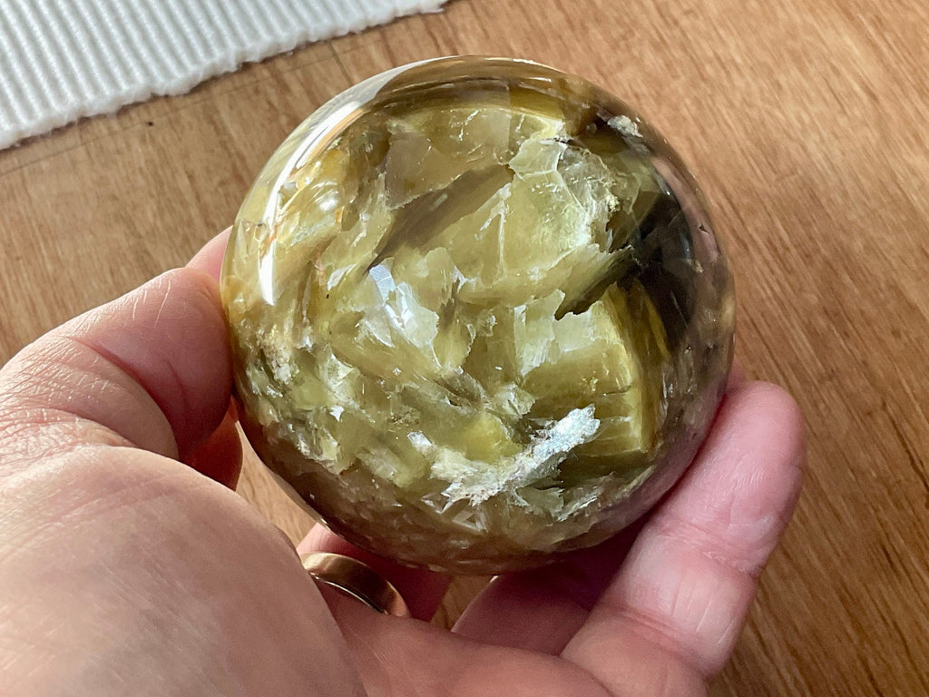 471g Golden Mica Sphere A