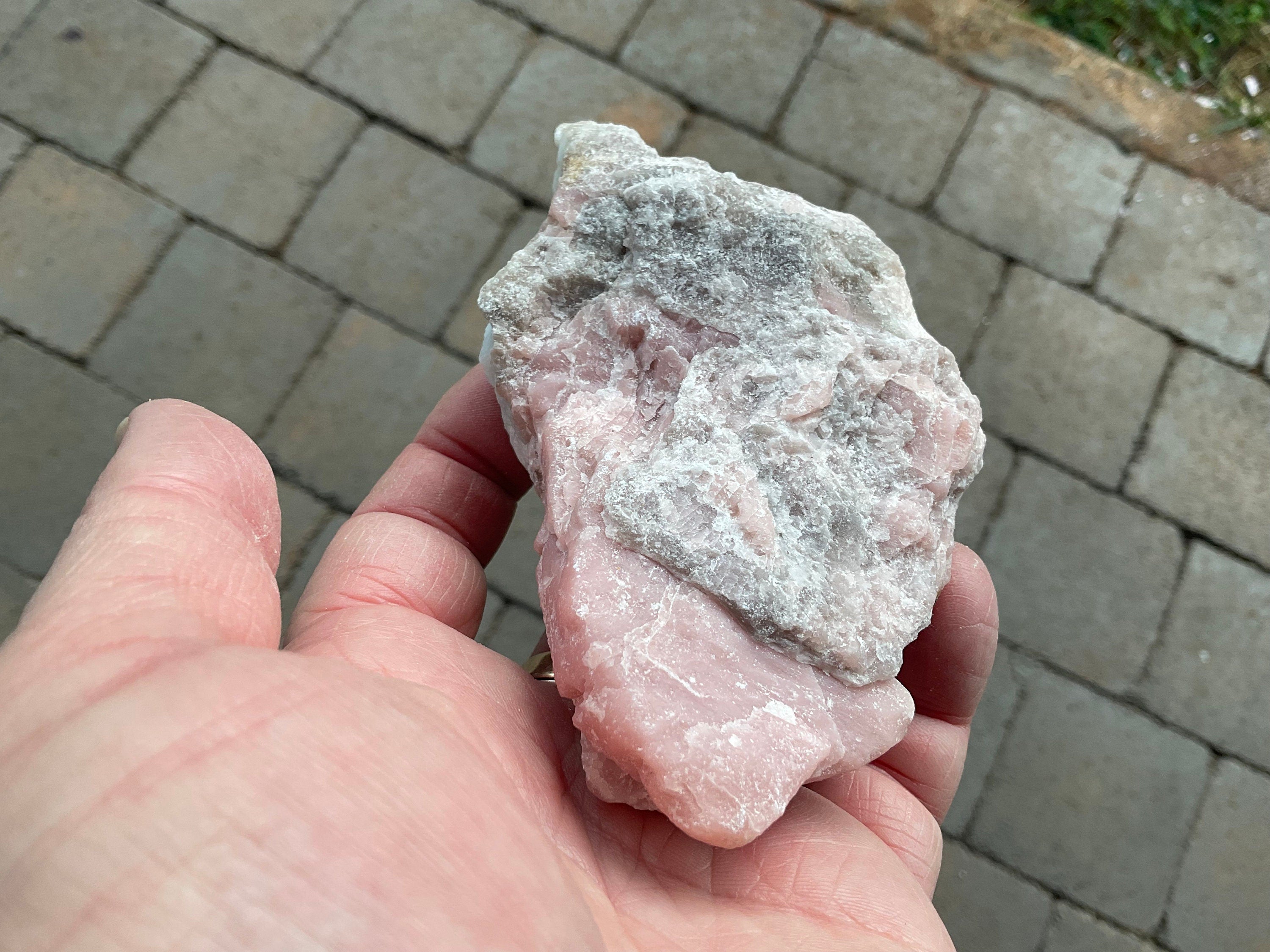 266g Mexican Pink Opal Rough 6C