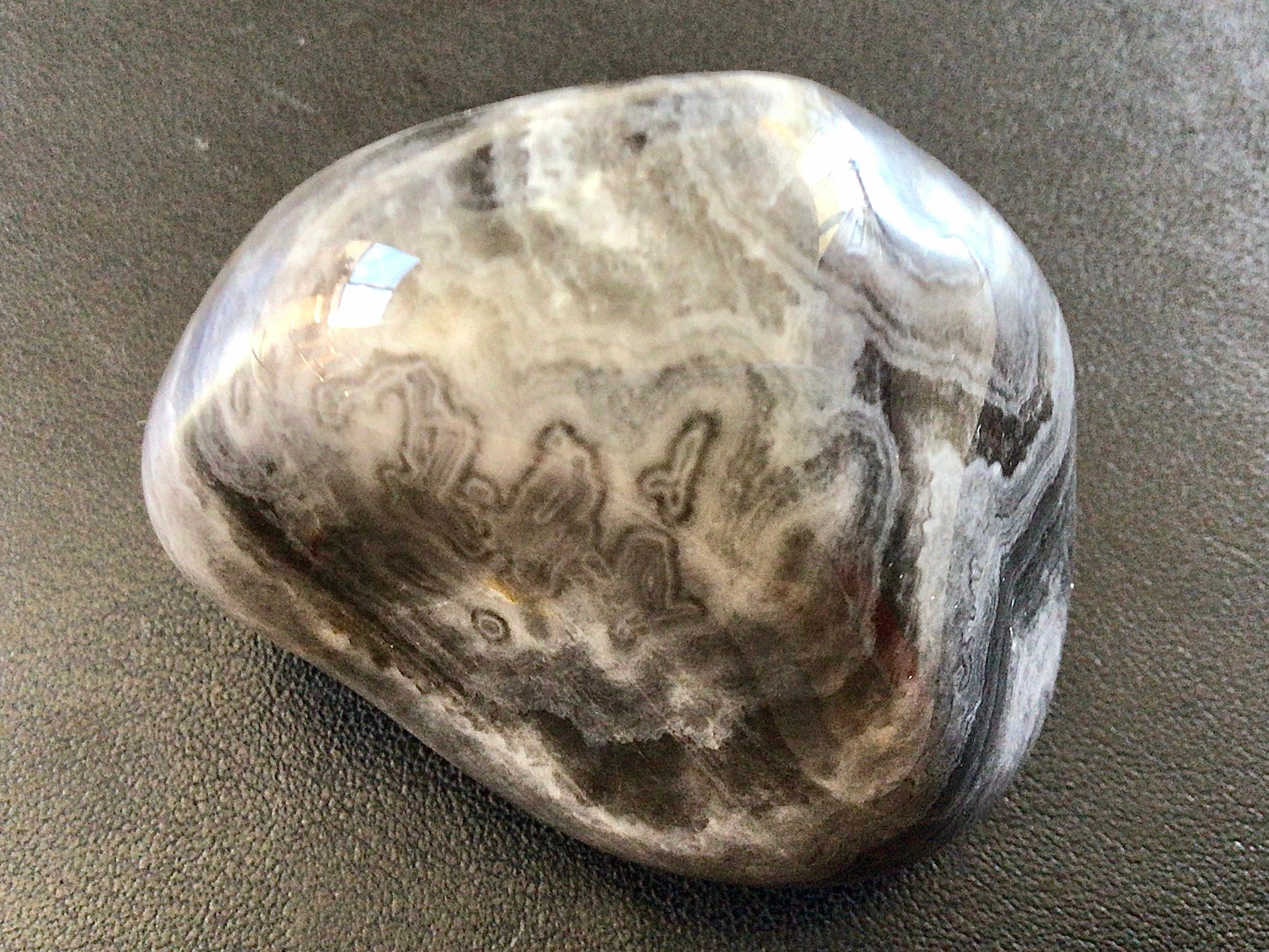 133g Large Crazy Lace Agate Palmstone 2B