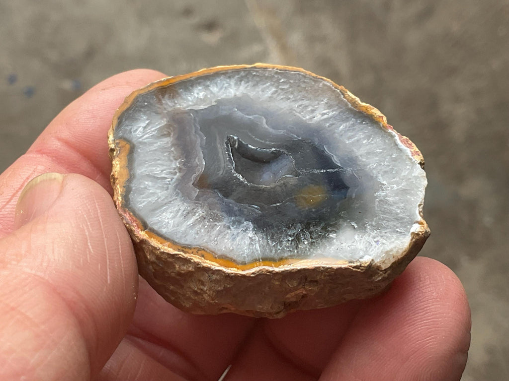 52g UV Reactive Polished Agate Half 1C