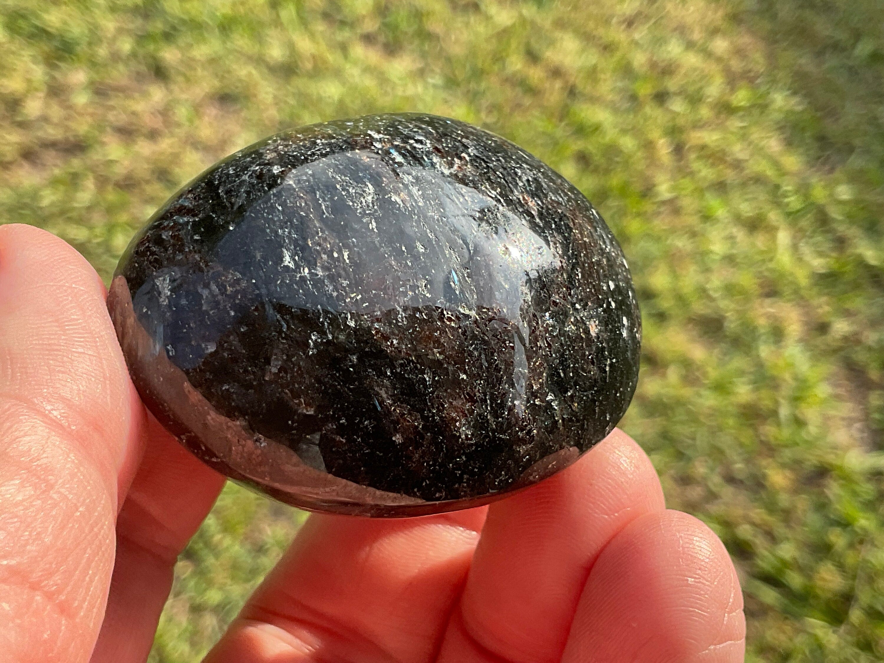 96g Arfvedsonite with Eudialyte Palmstone 8B