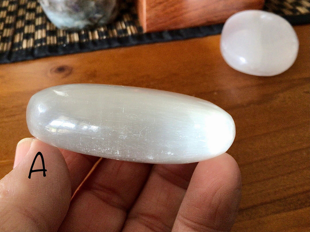 99g Selenite Palmstone 4A