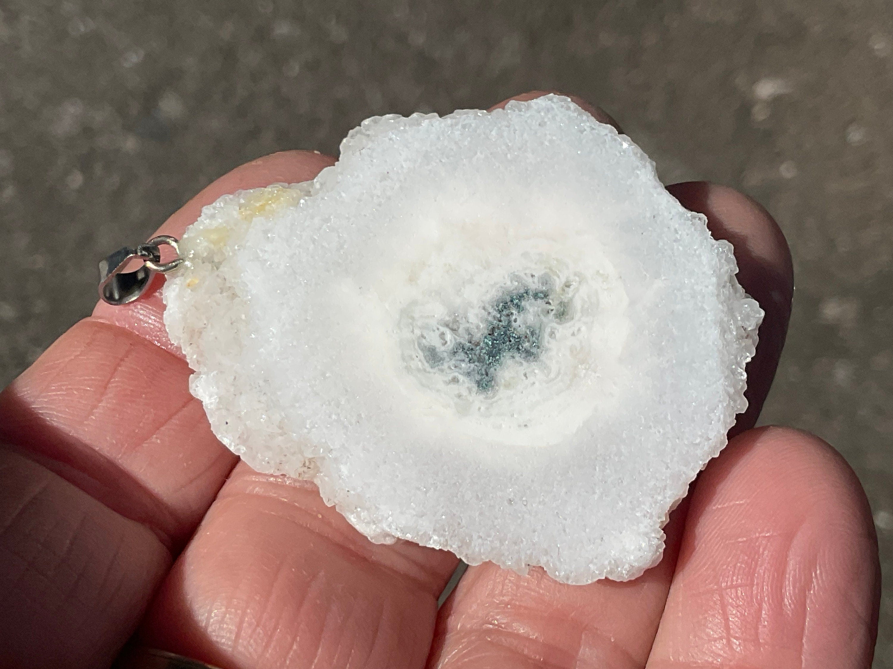 18g Solar Quartz Pendant 4B