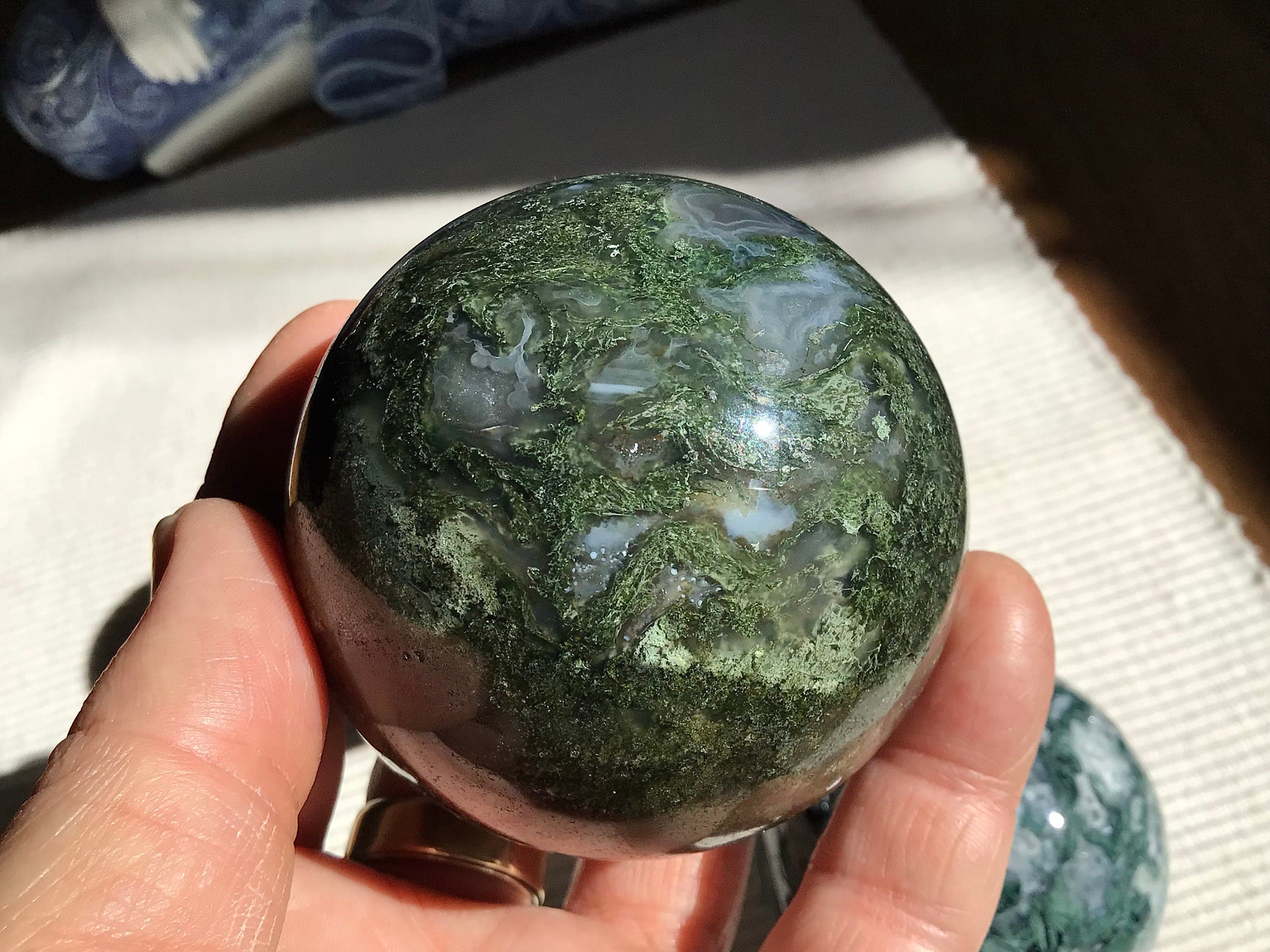 384g Moss Agate Sphere 3A (6.7cm)