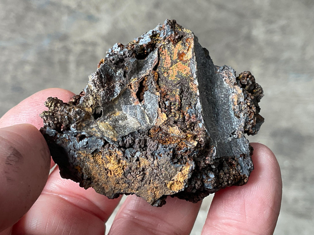 60g Lithiophorite/Cryptomelane with iridescent Goethite Specimen B