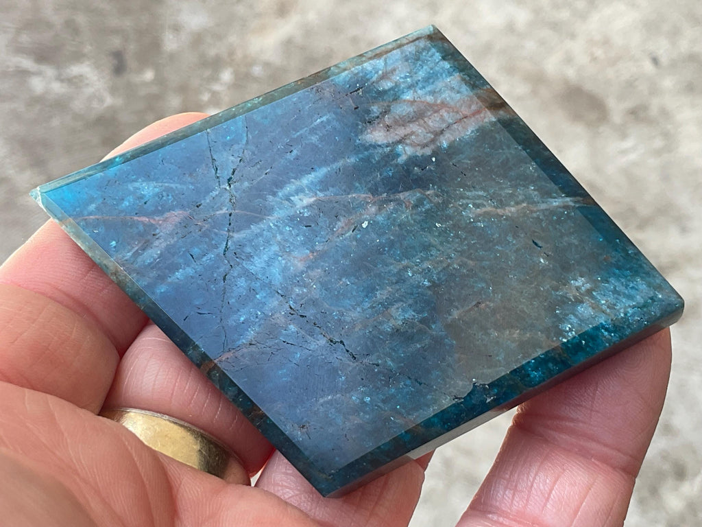 94g Blue Apatite Polished Diamond with stand 4C