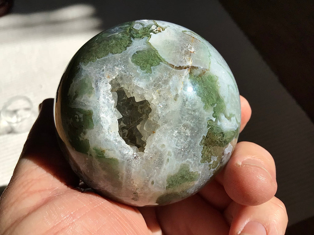 422g Moss Agate Sphere 2E (6.7cm)