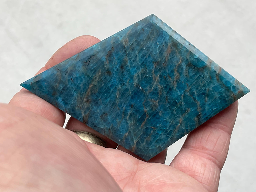 88g Blue Apatite Polished Diamond with stand 3C