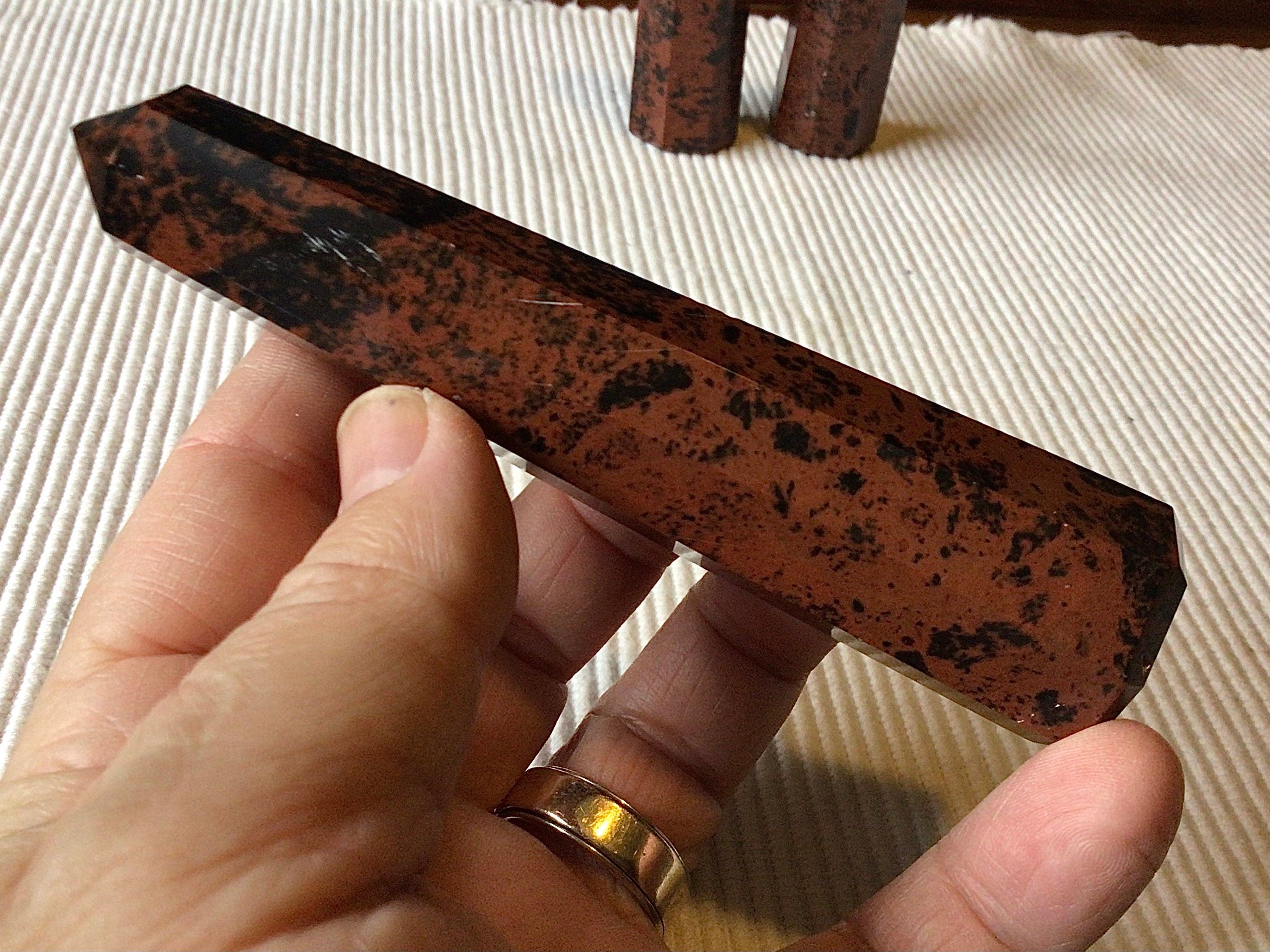 114g Mahogany Obsidian Generator 2D