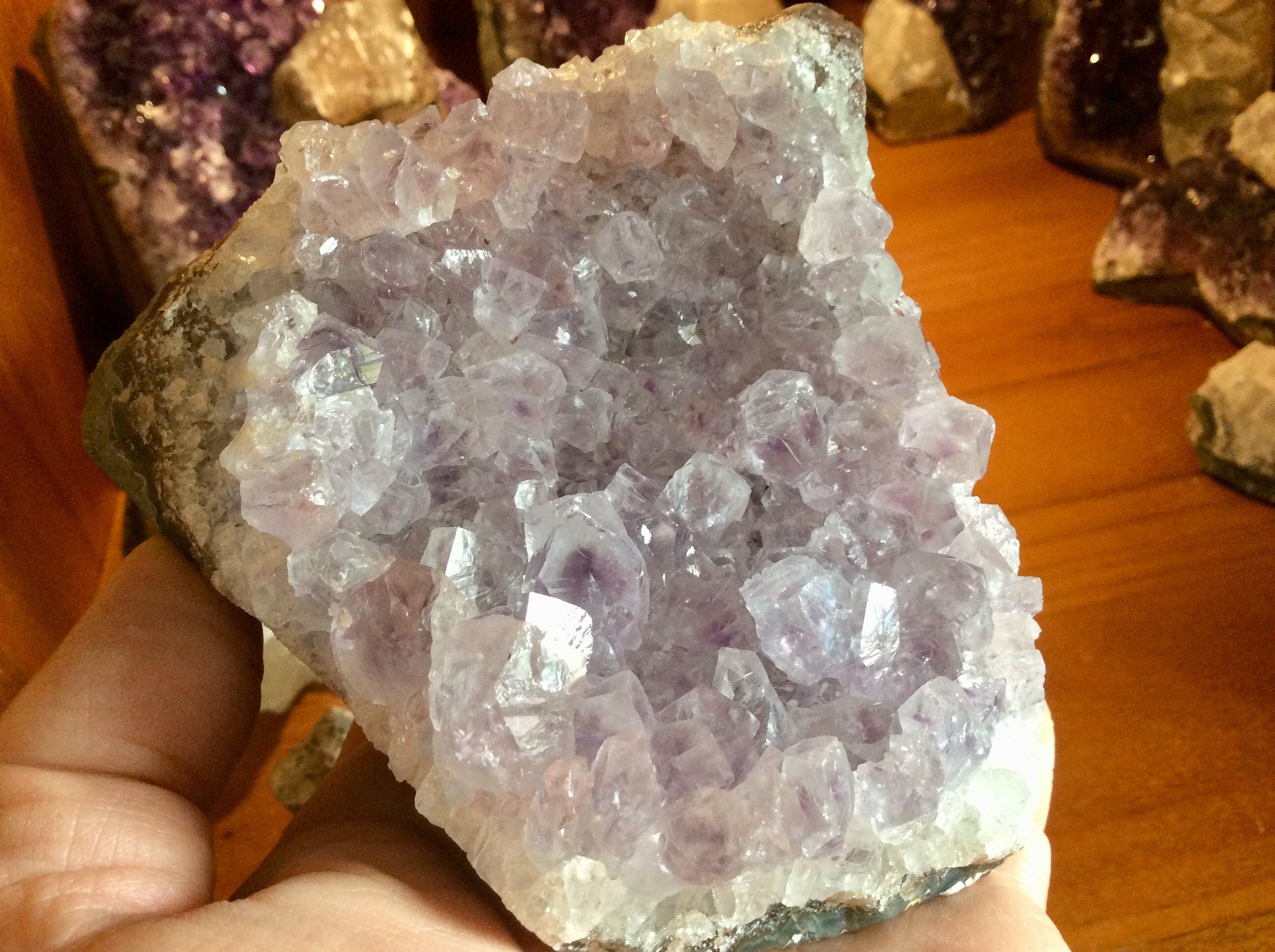 587g Amethyst Light Standing Medium B