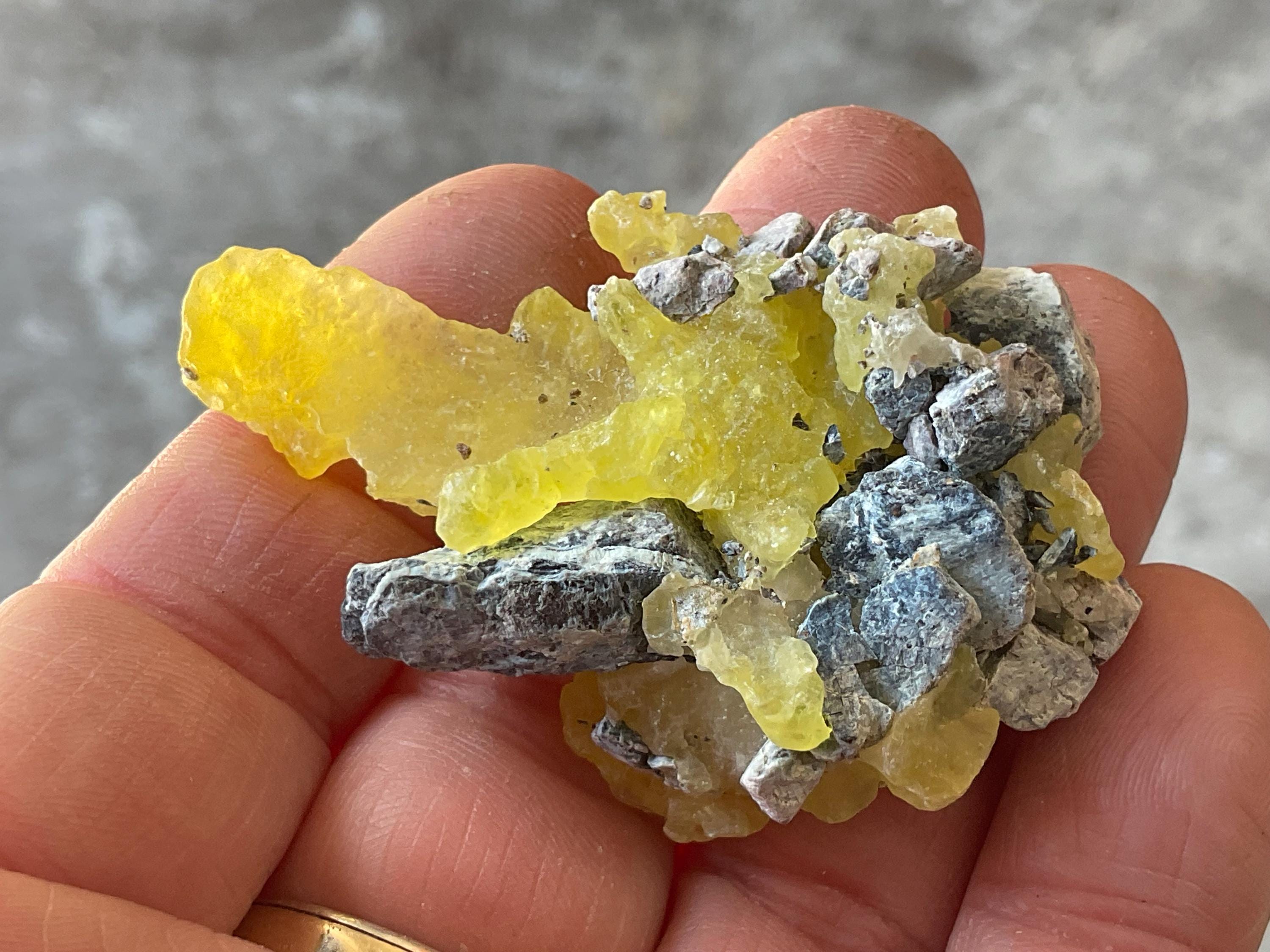 22g Pakistan Yellow Brucite Specimen 7A