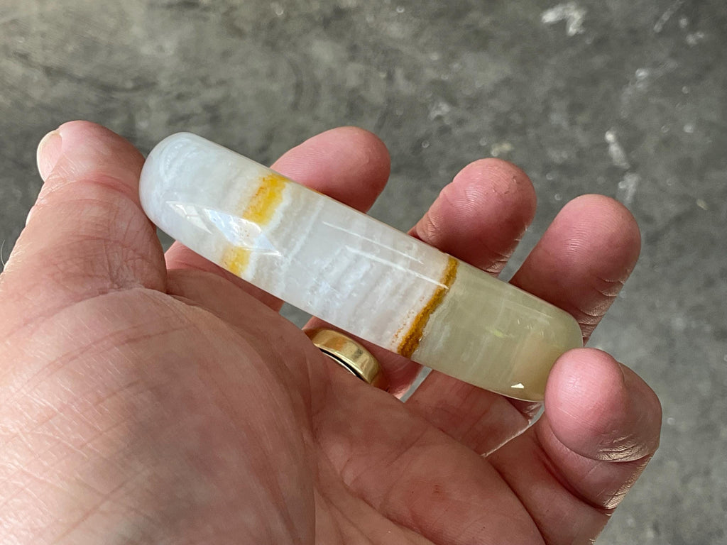 62g Green Banded Onyx Solid Bangle 4A