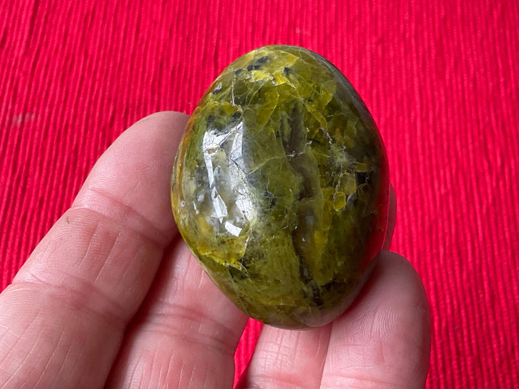 59g Green Common Opal Palmstone 2B