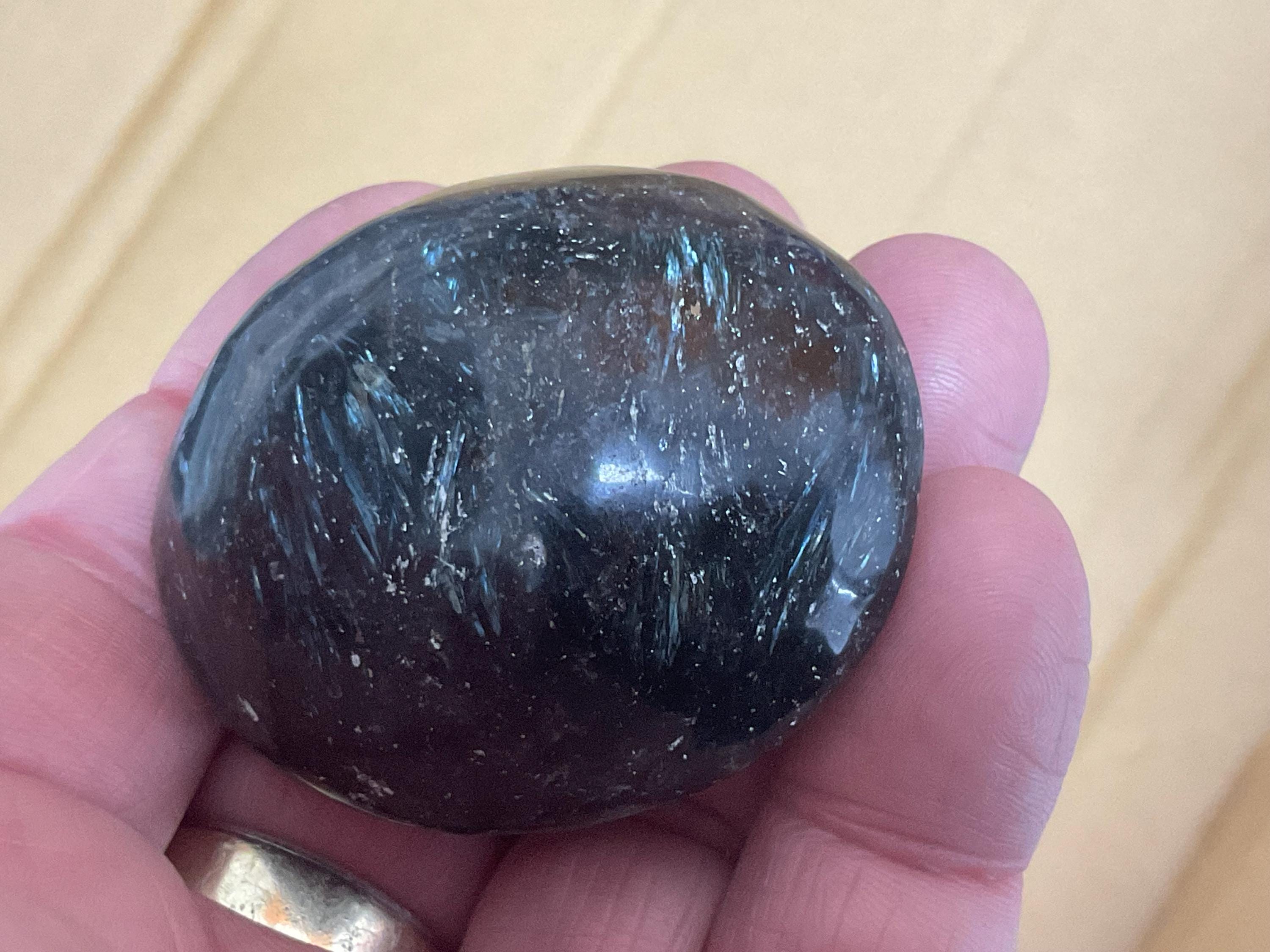 90g Arfvedsonite with Minor Eudialyte Palmstone 11A