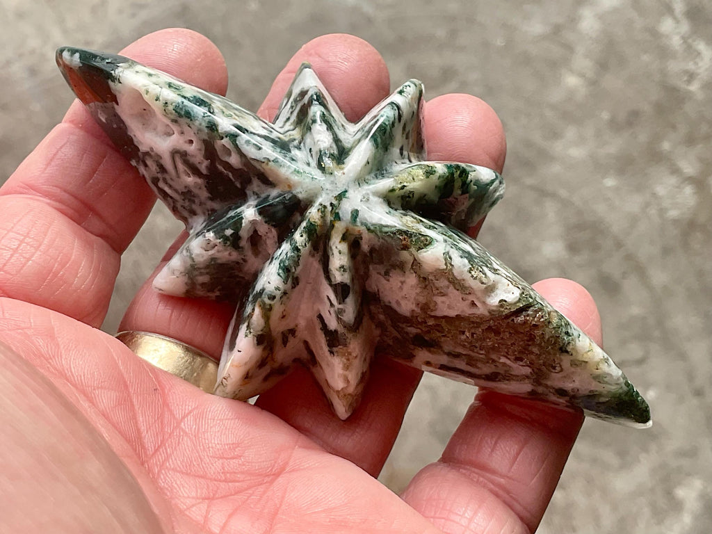 92g Moss Agate Polaris Carving with stand 1B