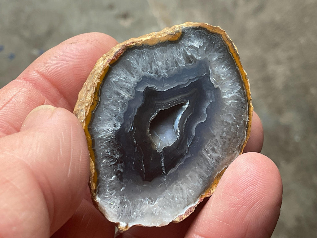 52g UV Reactive Polished Agate Half 1C