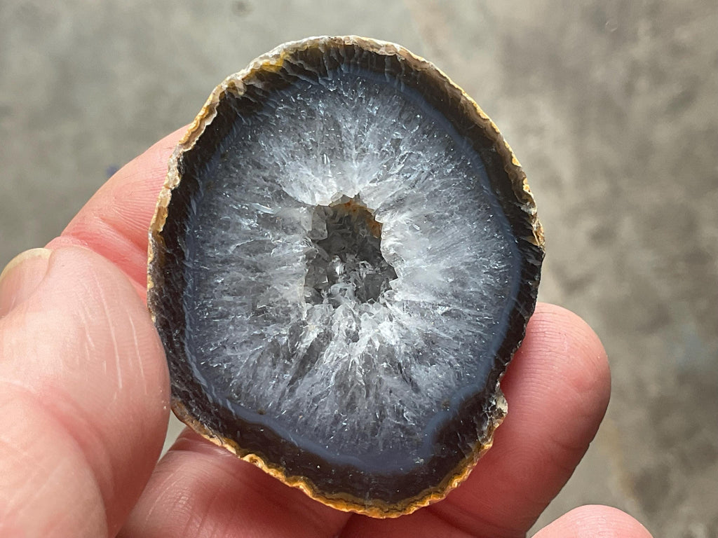 46g UV Reactive Polished Agate Half 1B