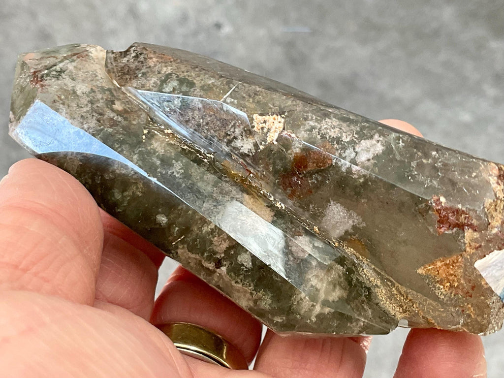 202g Garden Quartz Polished Point with stand 1C