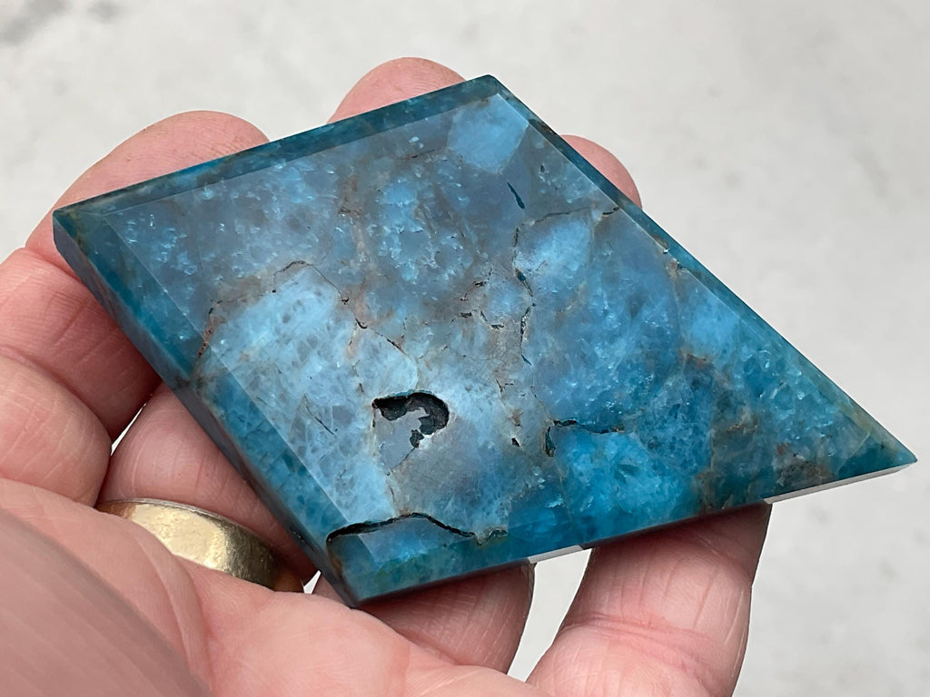 82g Blue Apatite Polished Diamond with stand 3A