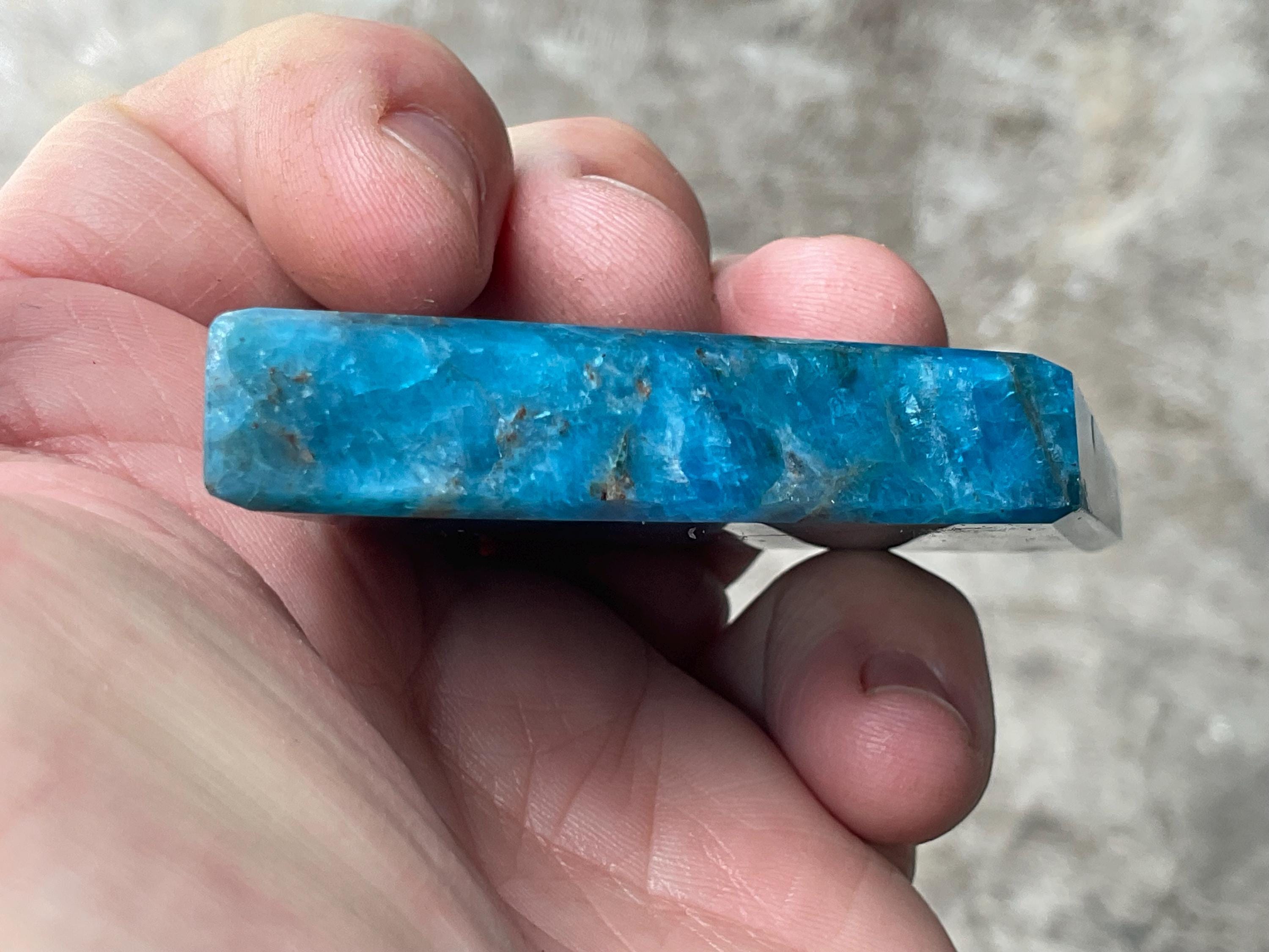 82g Blue Apatite Polished Diamond with stand 2B