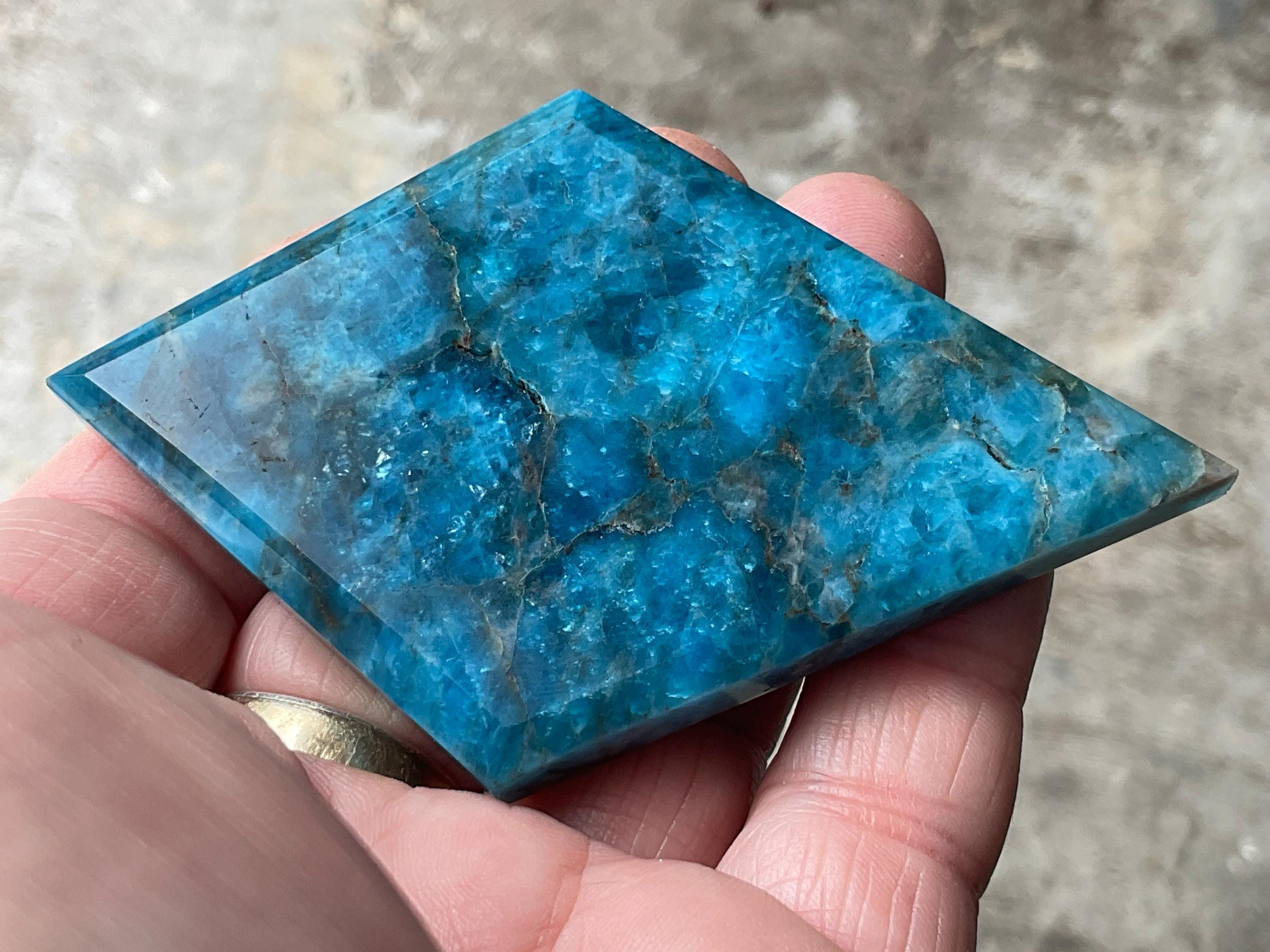 82g Blue Apatite Polished Diamond with stand 3A
