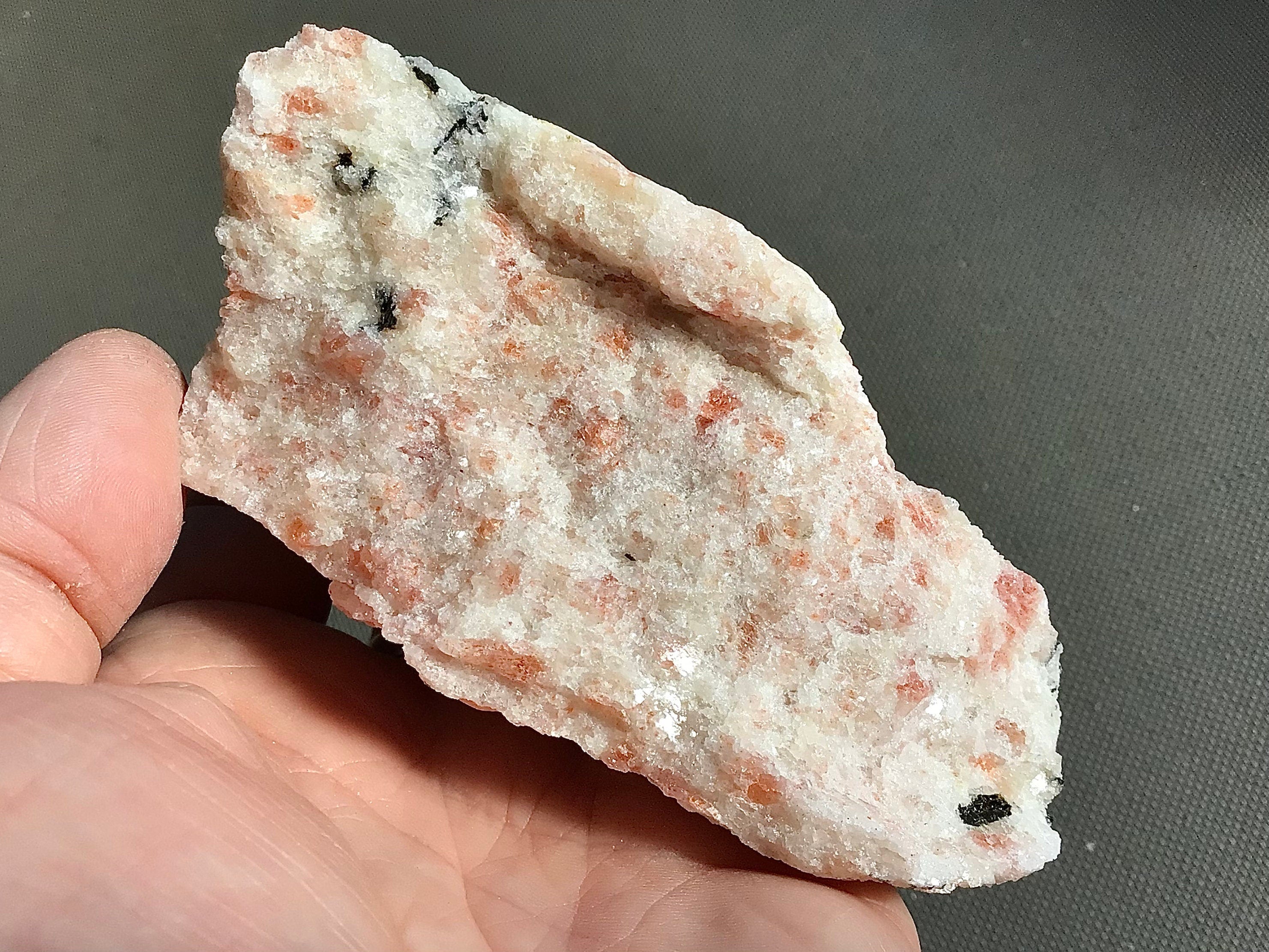 321g Sunstone with Biotite Mica E