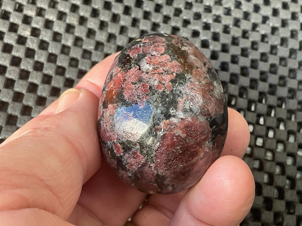 116g Garnet in Matrix Skull A