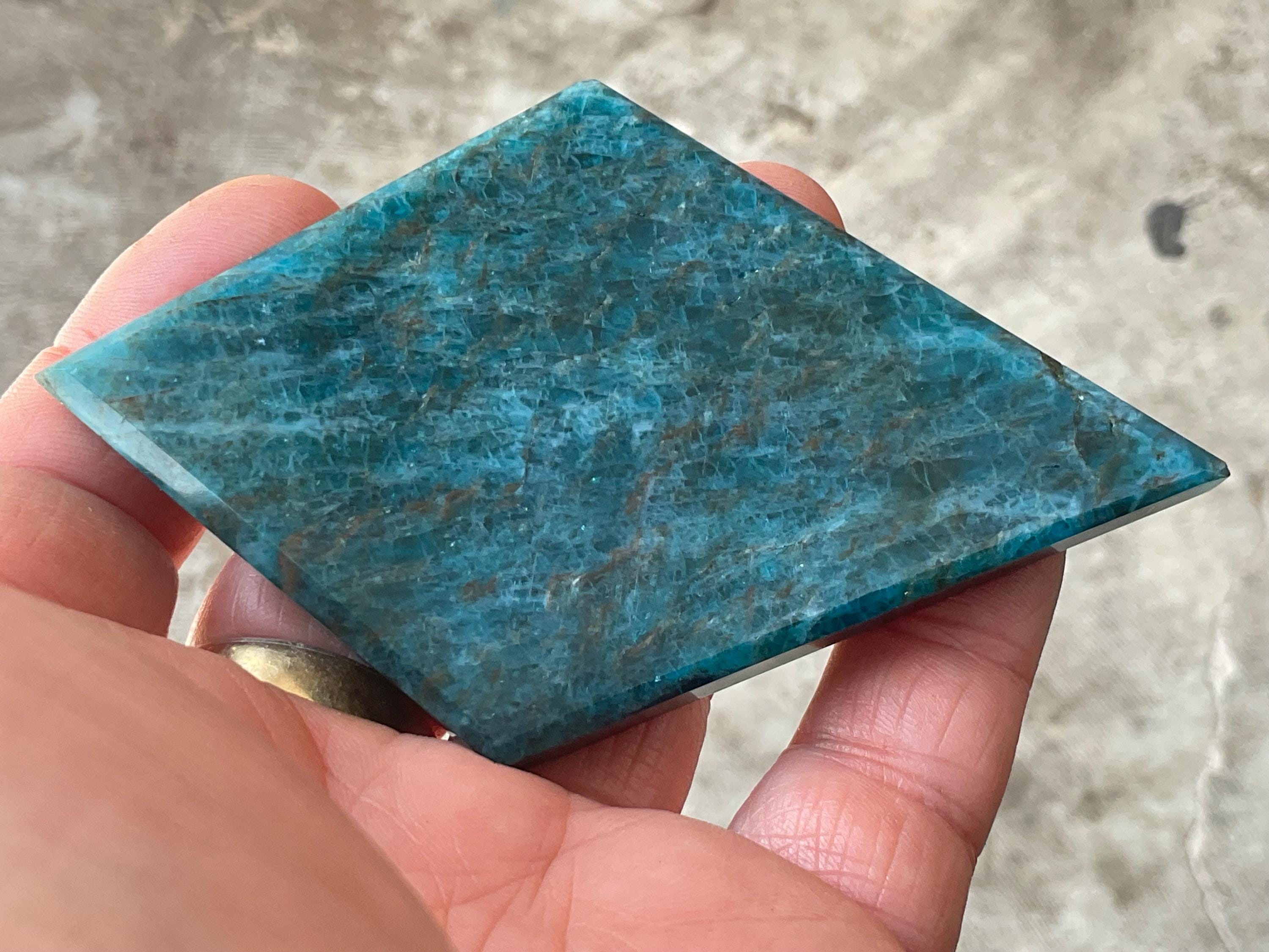 94g Blue Apatite Polished Diamond with stand 5A