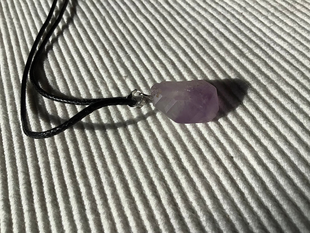 8g Amethyst Natural Point Pendant 2D
