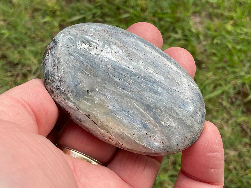 86g Blue/Green Kyanite Palmstone 4A