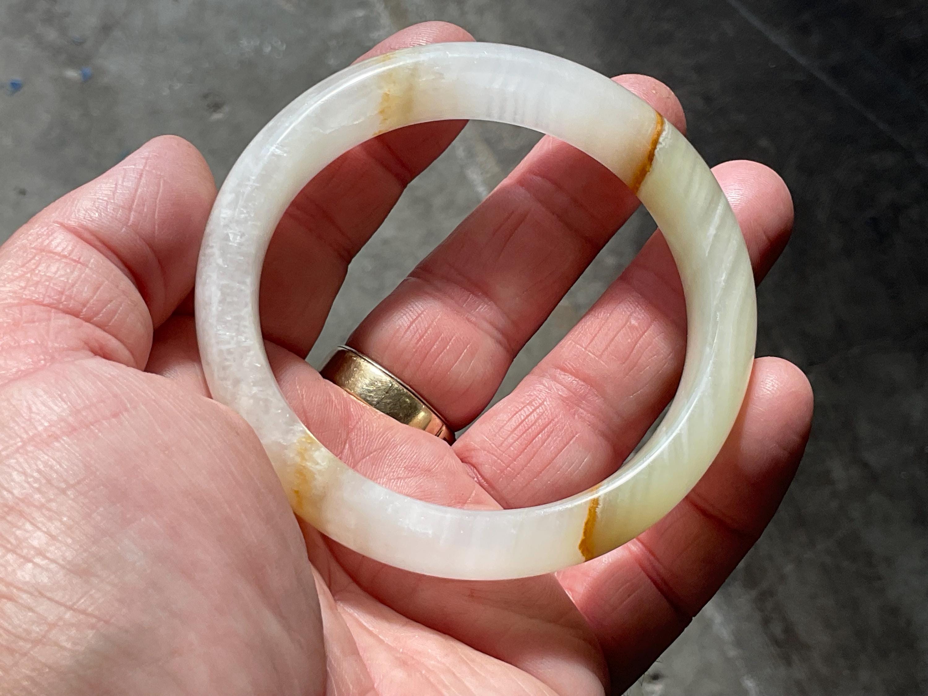 66g Green Banded Onyx Solid Bangle 4B