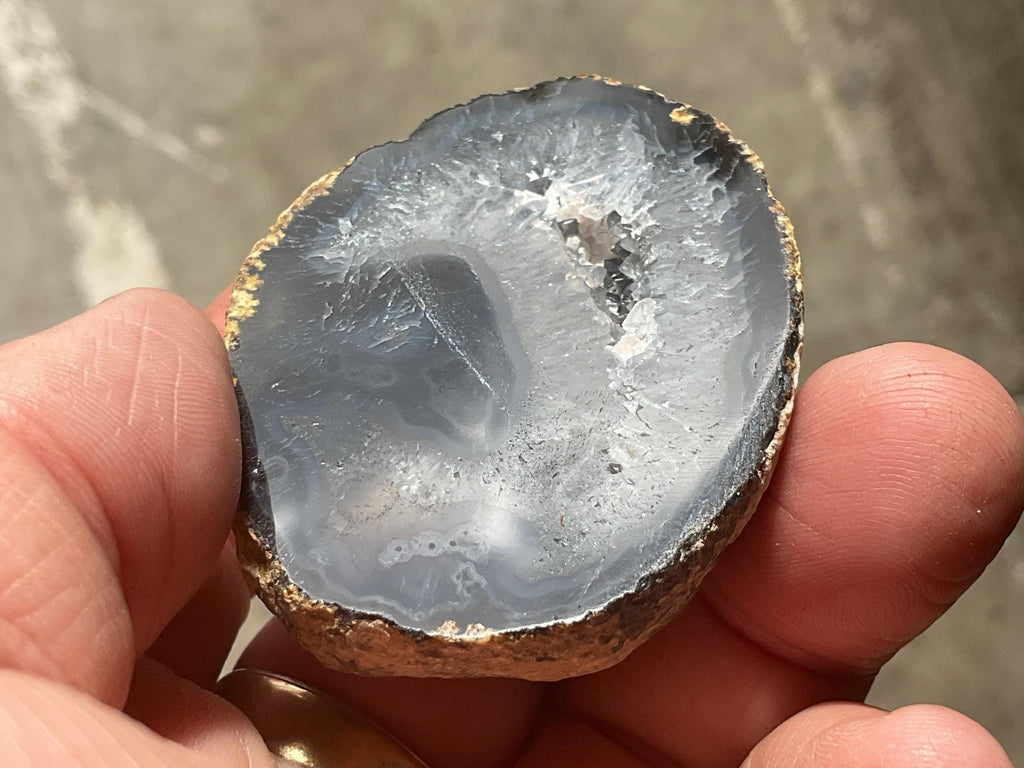 66g UV Reactive Polished Agate Half 3B