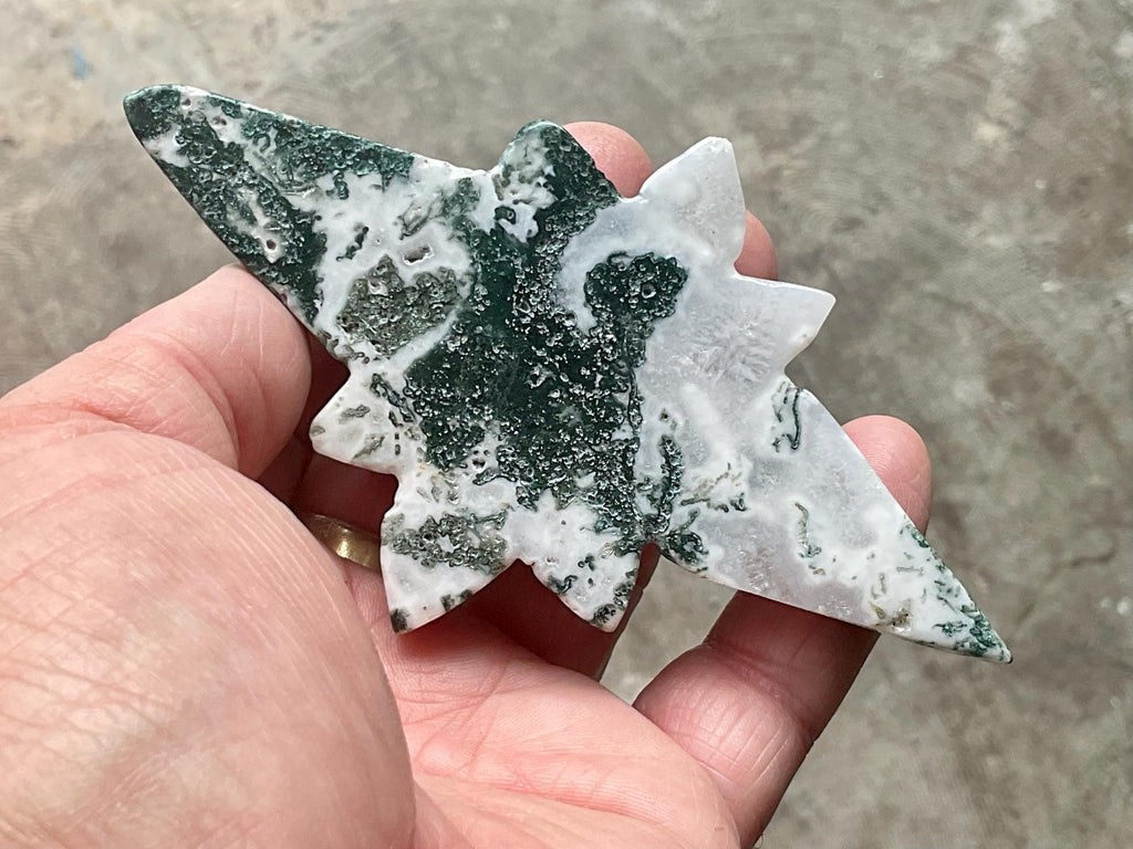 96g Moss Agate Polaris Carving with stand 2A