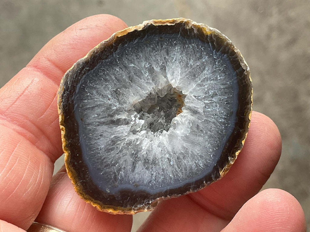 46g UV Reactive Polished Agate Half 1B
