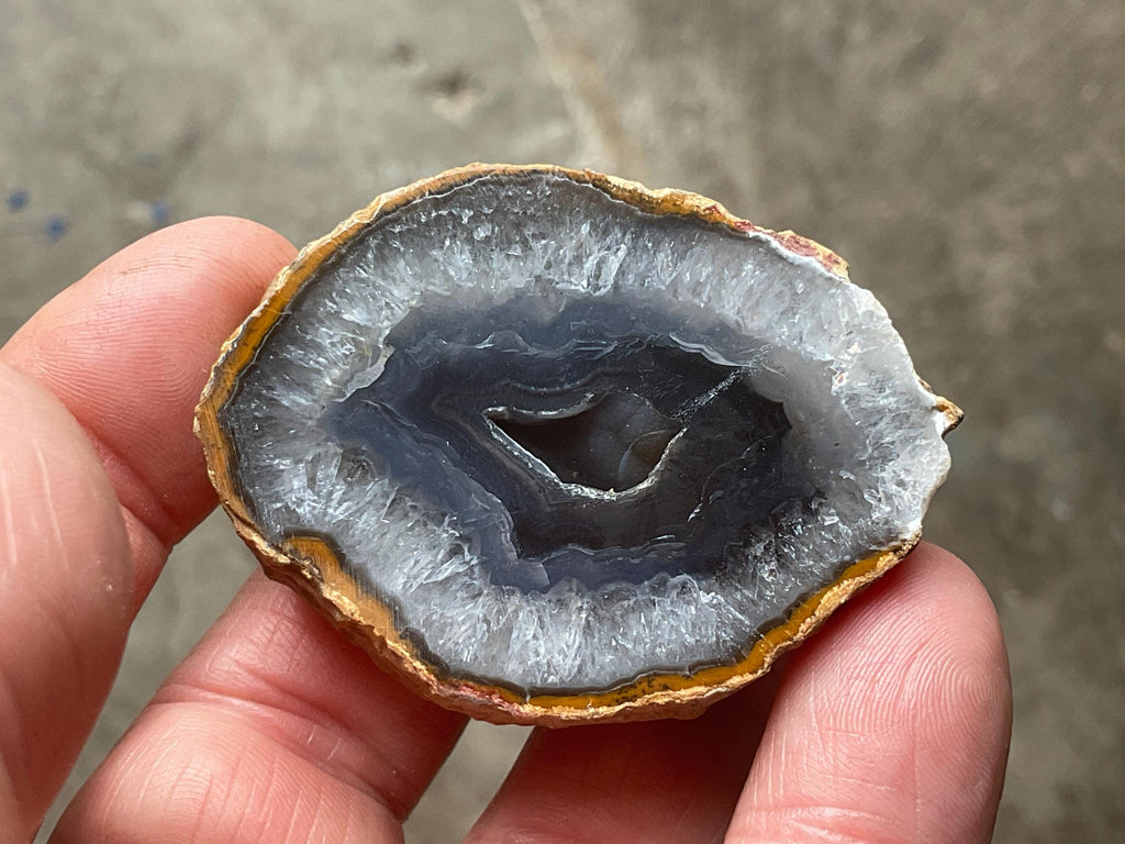 52g UV Reactive Polished Agate Half 1C
