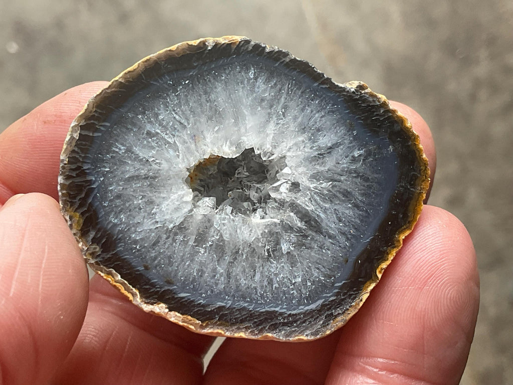 46g UV Reactive Polished Agate Half 1B