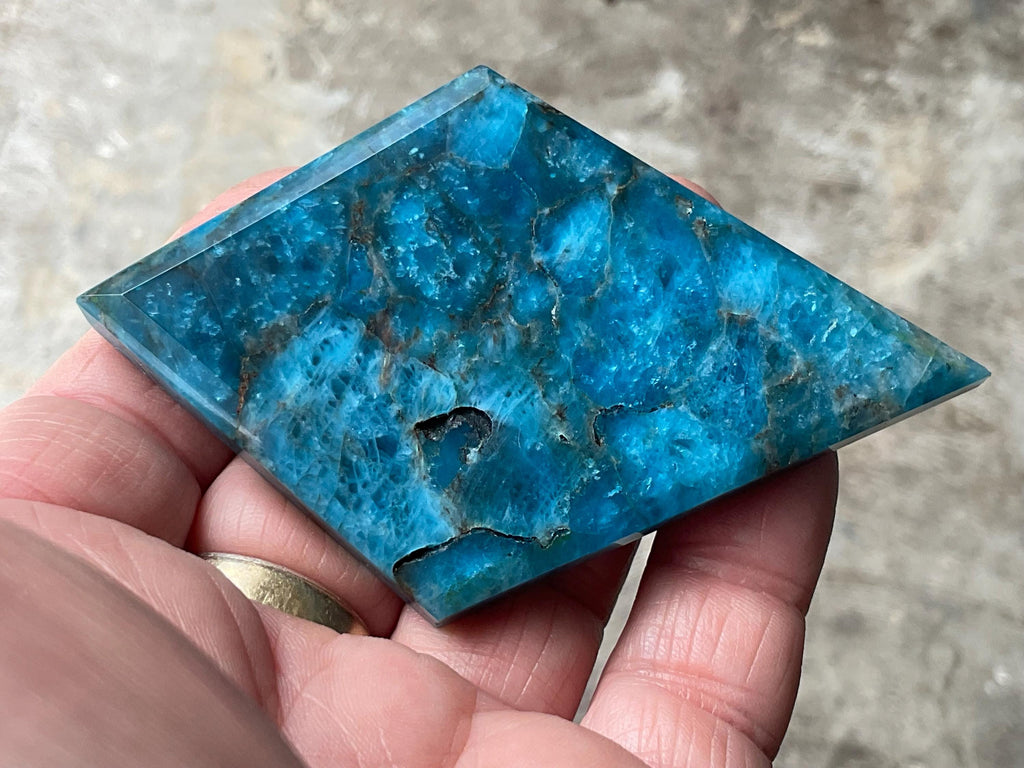82g Blue Apatite Polished Diamond with stand 3A