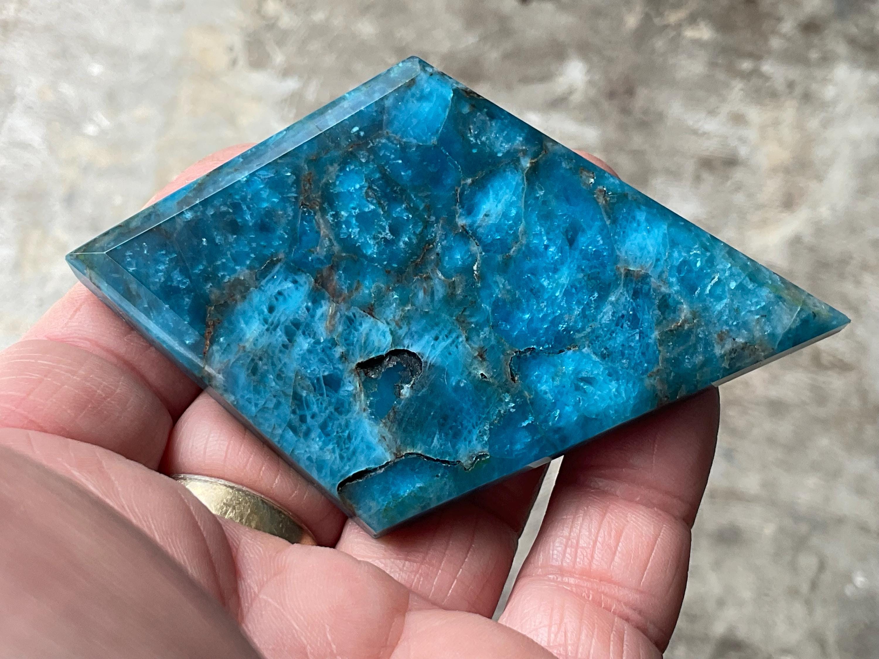 82g Blue Apatite Polished Diamond with stand 3A