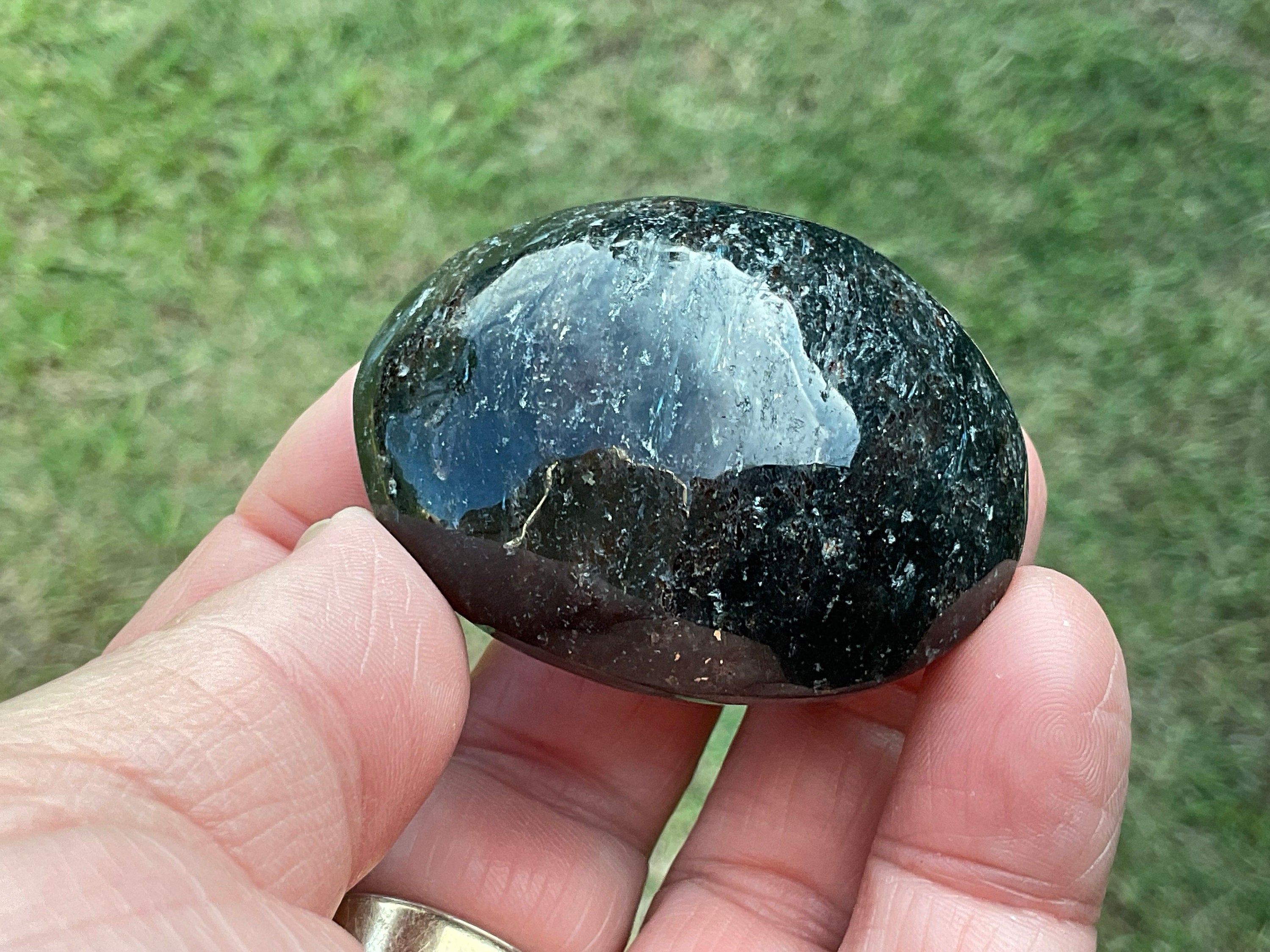 96g Arfvedsonite with Eudialyte Palmstone 8B