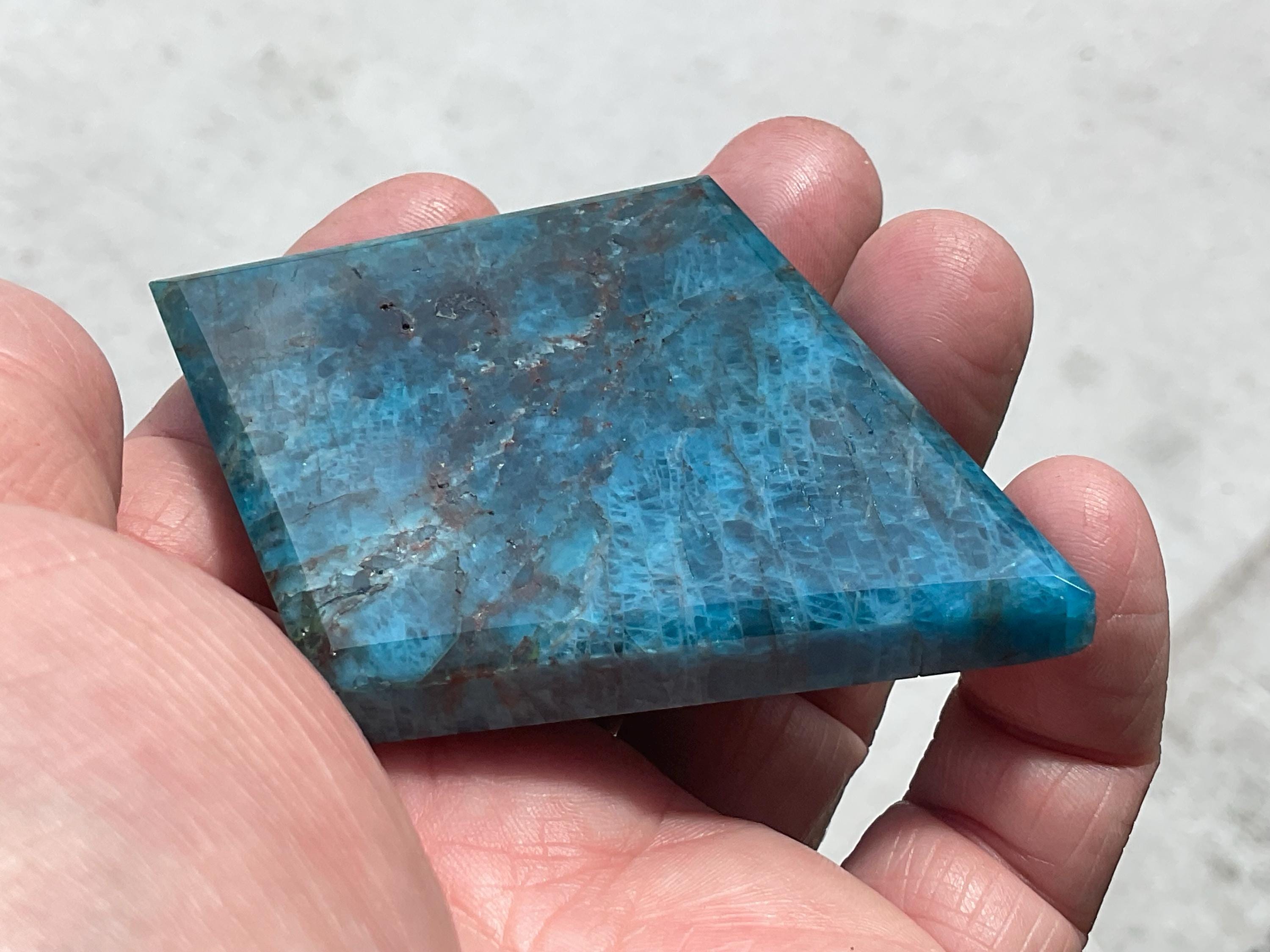 92g Blue Apatite Polished Diamond with stand 4A